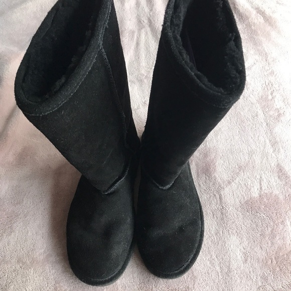Bearpaw suede boots. Black. Size 10 - Picture 3 of 4